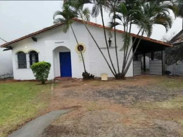 Casa à venda em Itay, Assunção — terreno de 450 m²