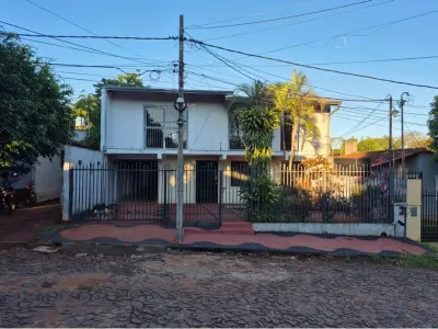 Casa en venta en Km 4 Monday, Presidente Franco