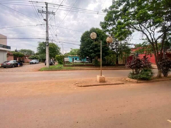 Casa à venda no Km 8 Acaray, Ciudad del Este