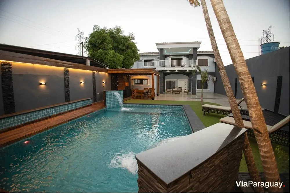 Casa à venda em La Blanca, Ciudad del Este, com 4 dormitórios