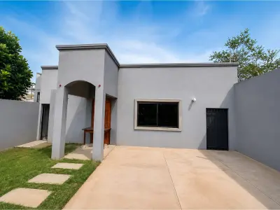 House for sale in Laguna Grande, Fernando de la Mora
