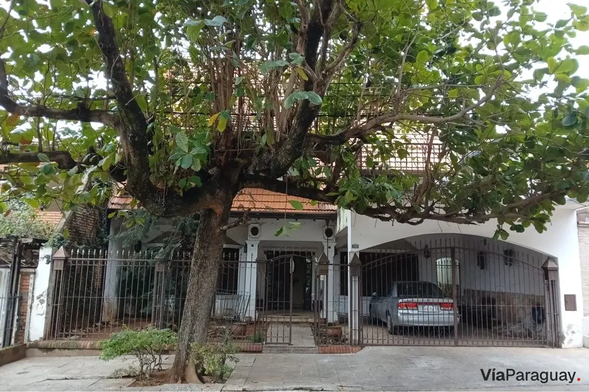Casa à venda em Lambaré, bairro Felicidad