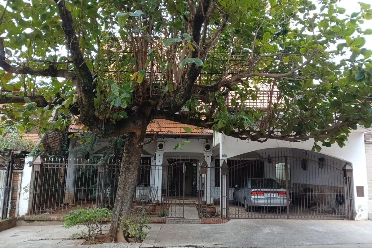Casa à venda em Lambaré, bairro Felicidad