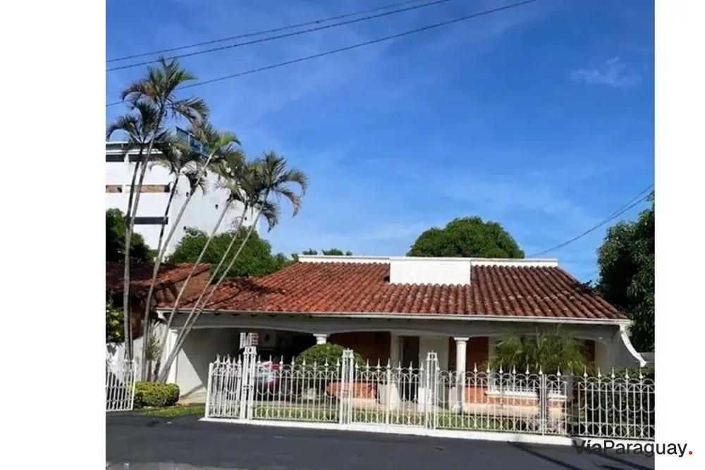Casa à venda em Lambaré, bairro Felicidad