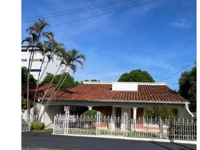 Casa à venda em Lambaré, bairro Felicidad