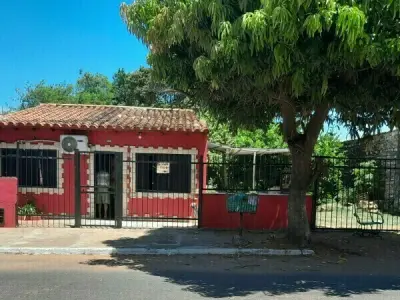 Casa à Venda em Lambaré, Bairro San Isidro, Rua Asfaltada