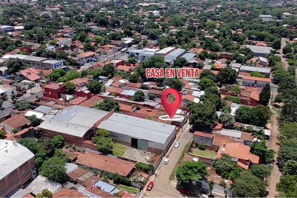 Casa en venta en Lambaré con 3 viviendas independientes