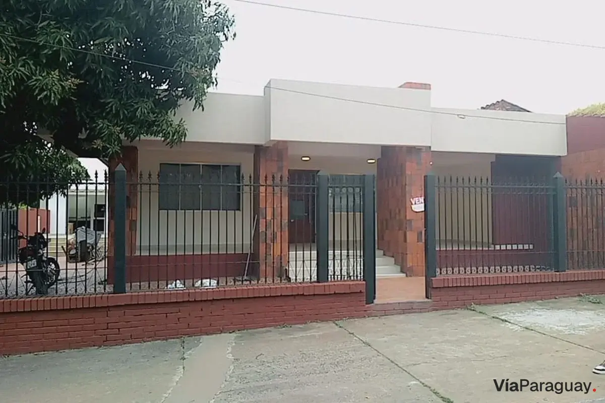 Casa en venta en Lambaré con 4 dormitorios