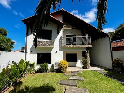 Casa en venta en Lambaré con 5 dormitorios