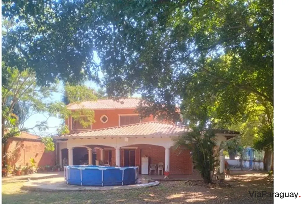 Casa en venta en Lambaré con 5 dormitorios