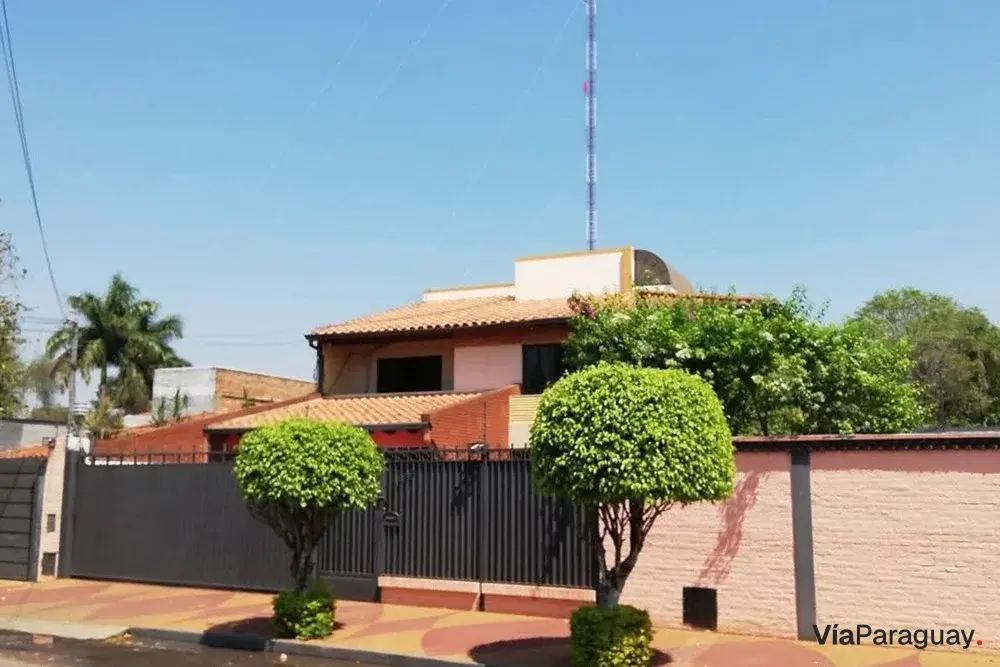 Casa en venta en Lambaré con renta activa