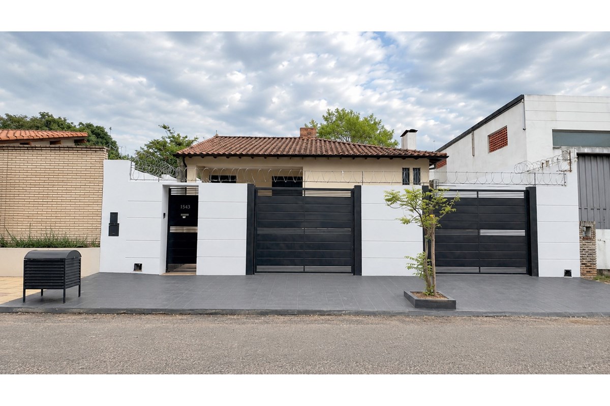 Casa à venda em Lambaré, Mbachio I, 4 dormitórios