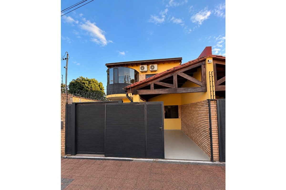 Casa en venta en Lambaré, San Roque González