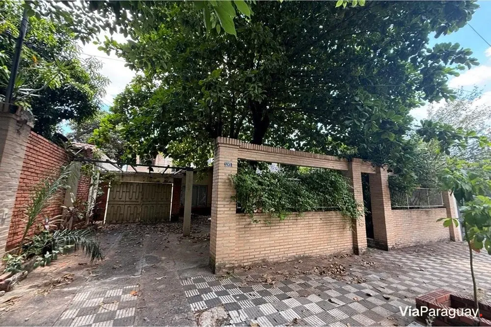 Casa à venda em Las Lomas, Carmelitas, Assunção