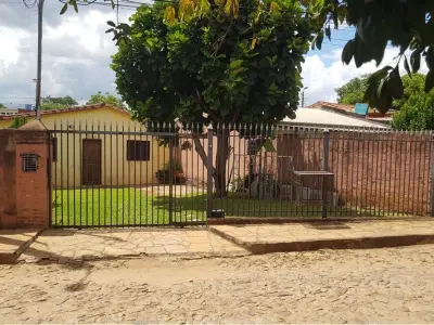 Casa en venta en Laurelty, Luque