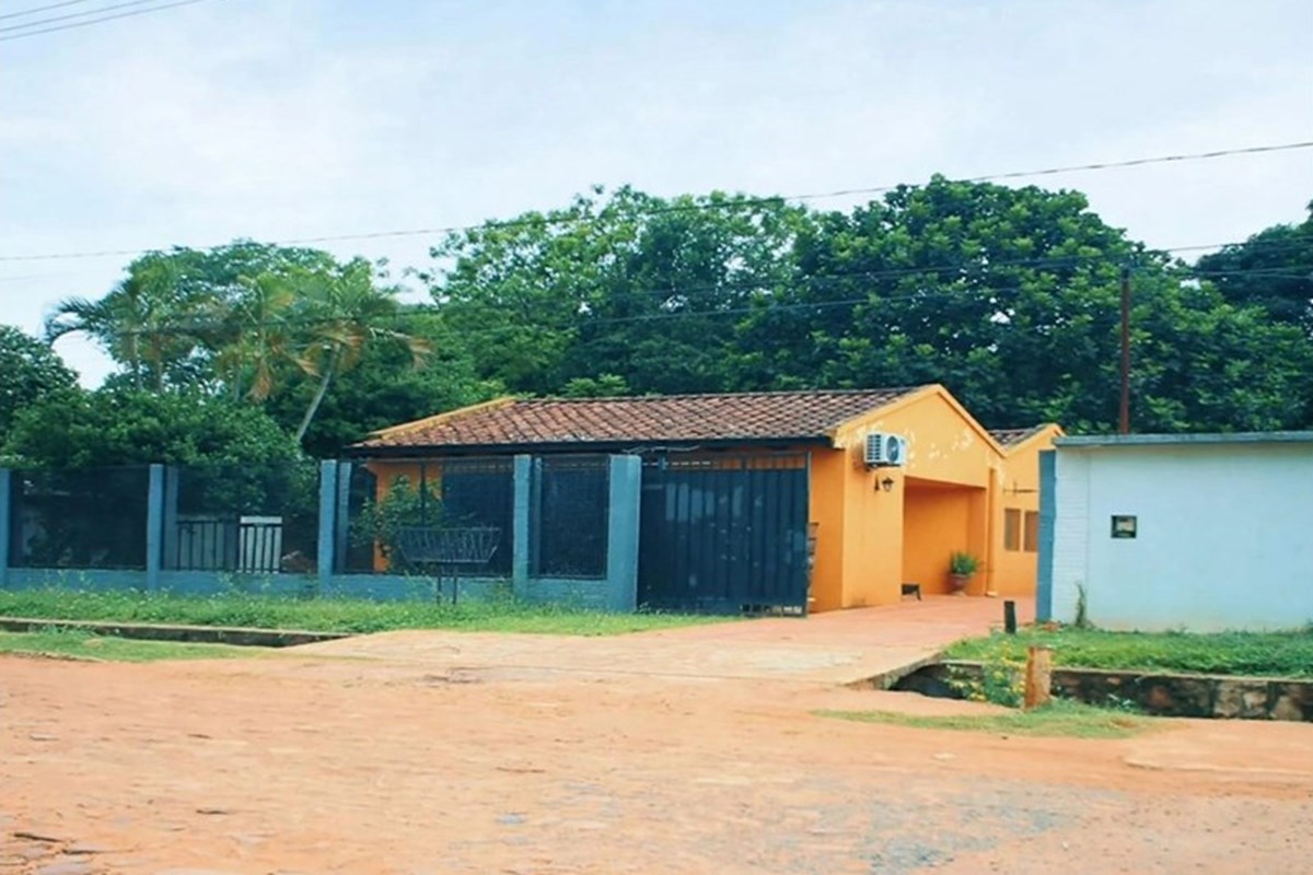 Casa à venda em Laurelty, Luque: 4 quartos