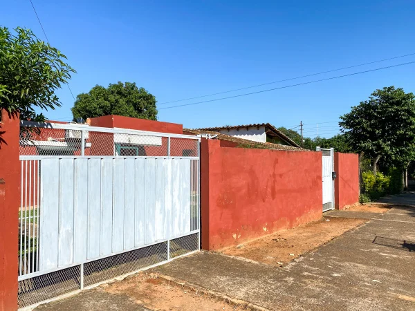 Casa à venda em Laurelty, Luque com 3 quartos