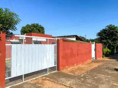 Casa à venda em Laurelty, Luque com 3 quartos