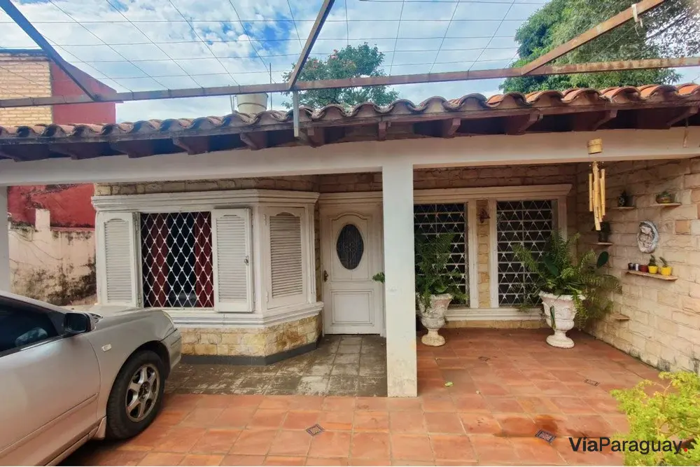 House for sale in Loma Clavel, Capiatá