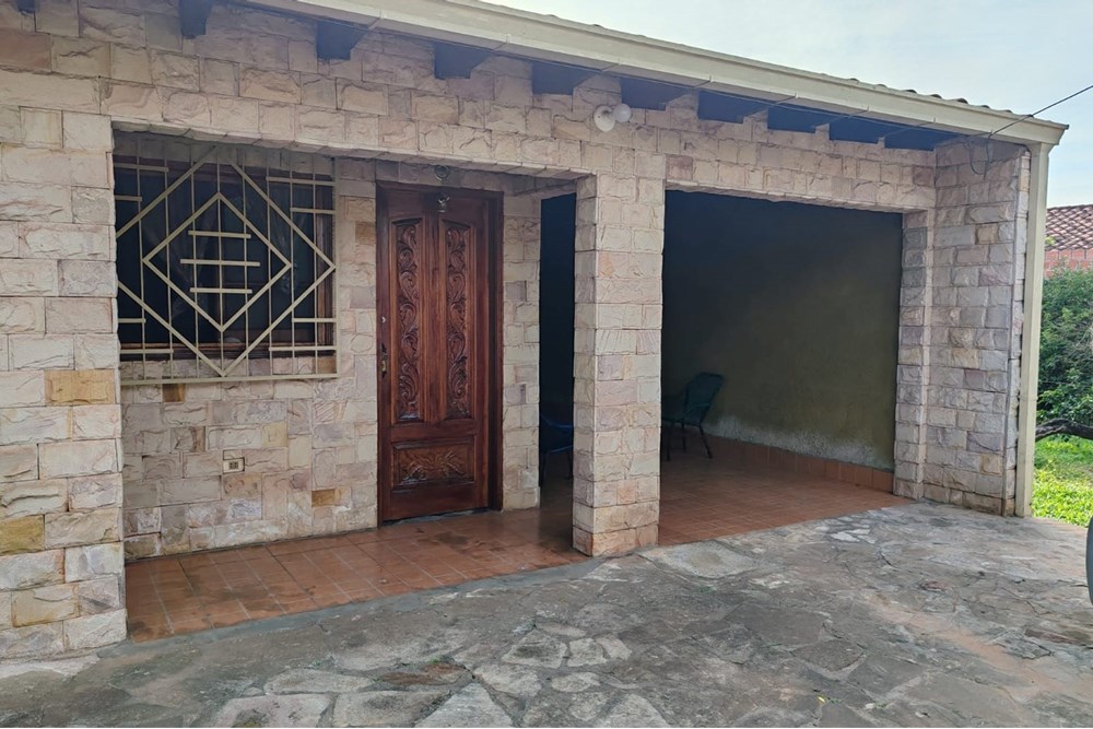 House for sale in Loma Merlo, Luque