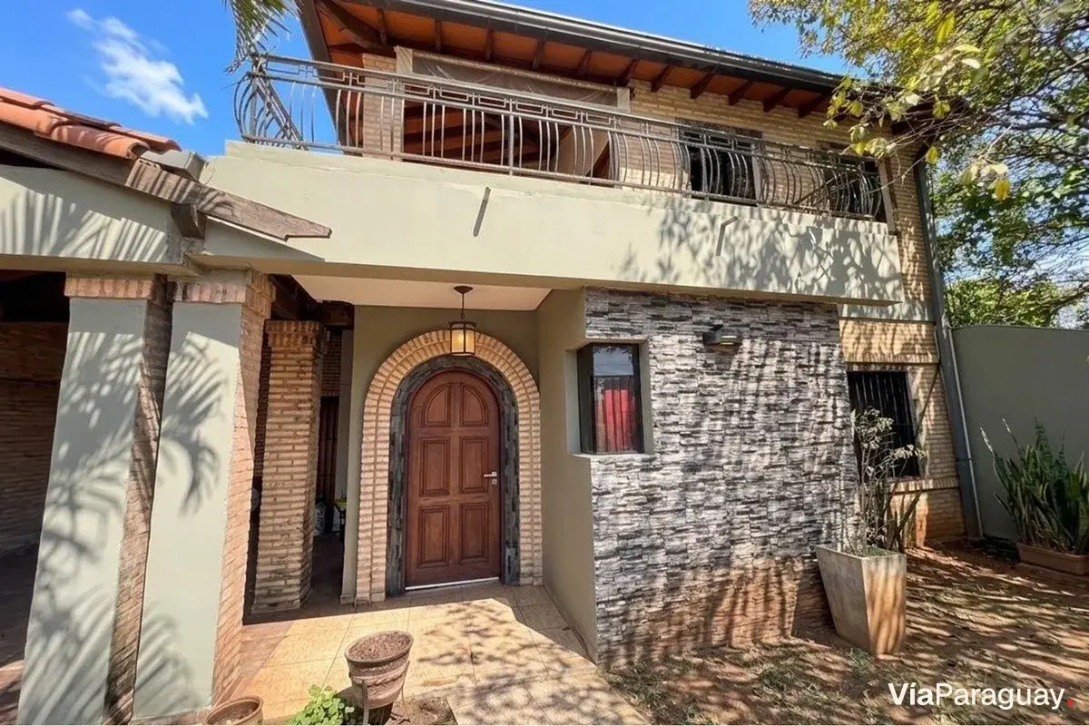 Casa en venta en Loma Merlo, Luque