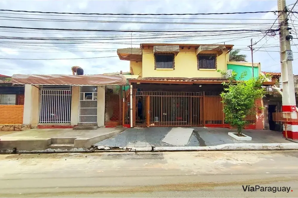 House for sale in Loma Pytá, Asunción