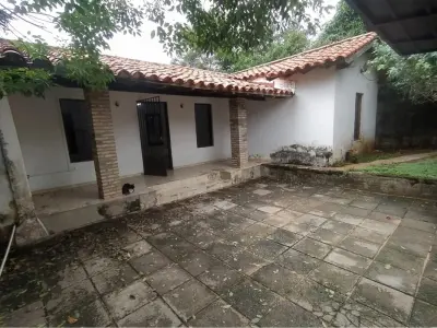 Casa en venta en Loma Pytá, Asunción, 4 dormitorios
