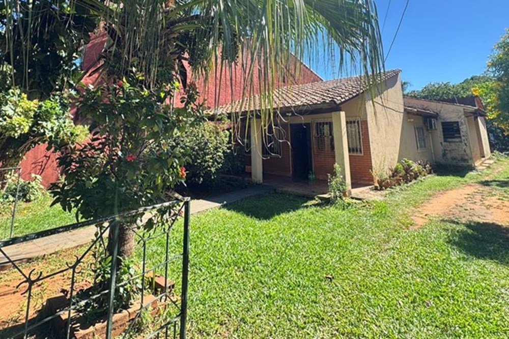 Casa à venda em Los Laureles, Assunção