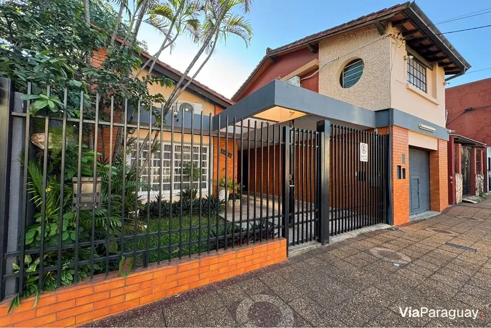 Casa à venda em Los Laureles, Asunción