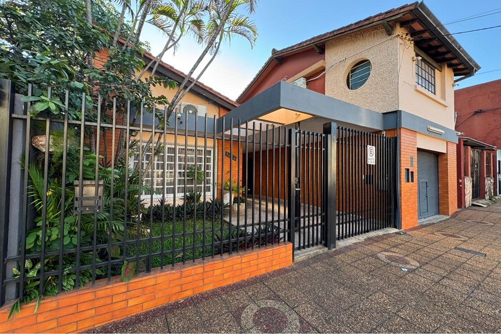 Casa à venda em Los Laureles, Asunción