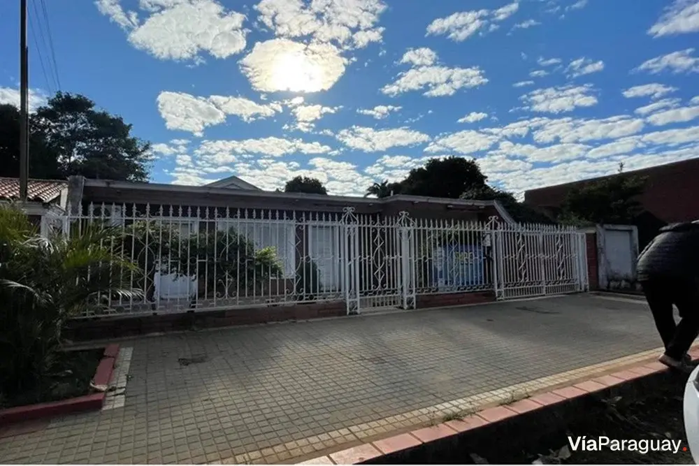 House for sale in Luque, 4 bedrooms