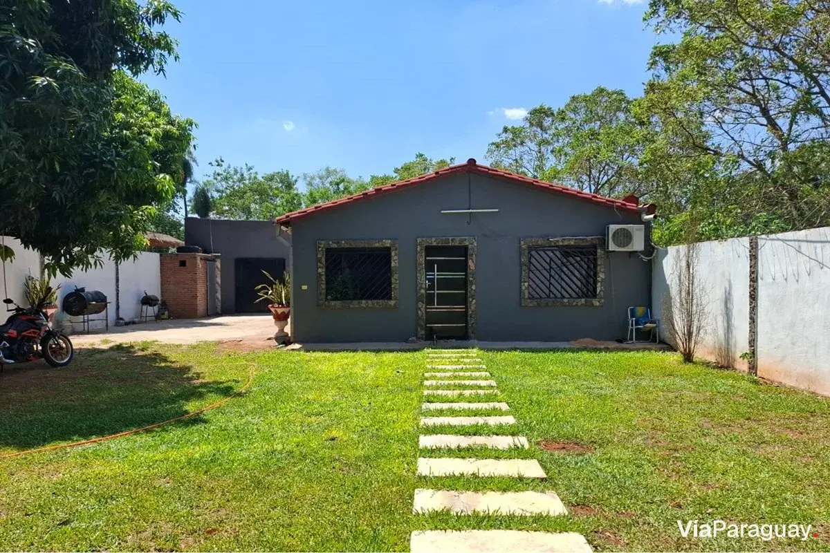 Casa en venta en Luque, barrio Costa Sosa