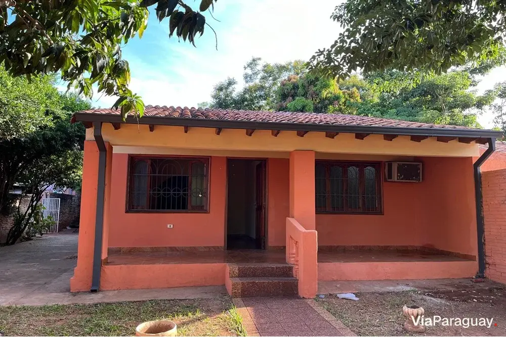 House for sale in Luque, Maka'i neighborhood