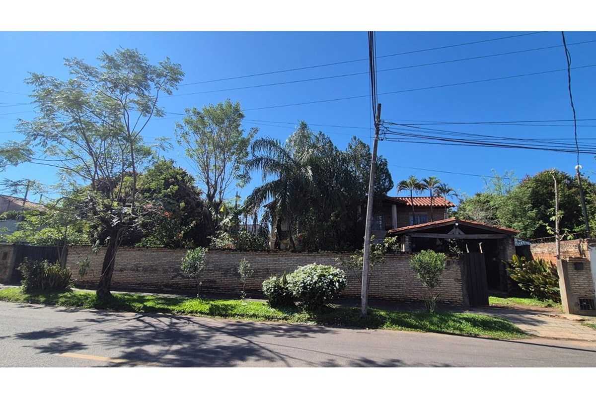 Casa à venda em Luque, Campo Grande