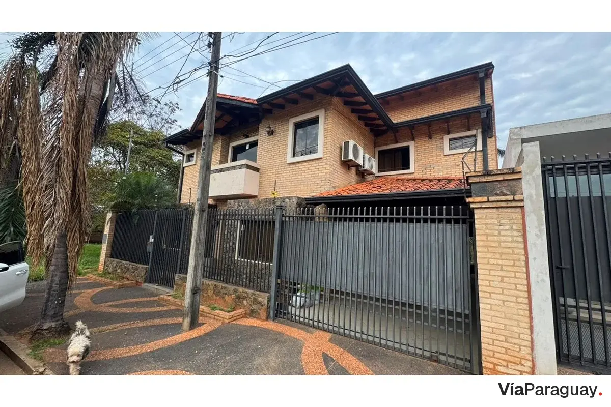 Casa à venda em Luque, Campo Grande
