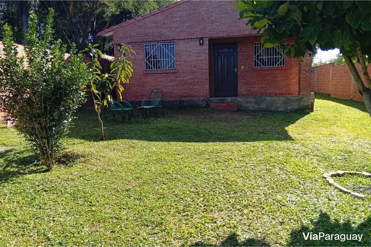 Casa à venda em Luque com 3 dormitórios