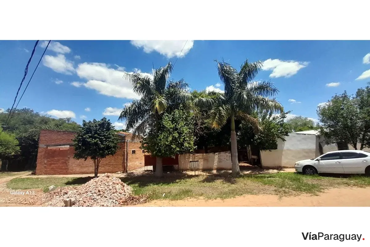 Casa en venta en Luque con jardín y 2 dormitorios