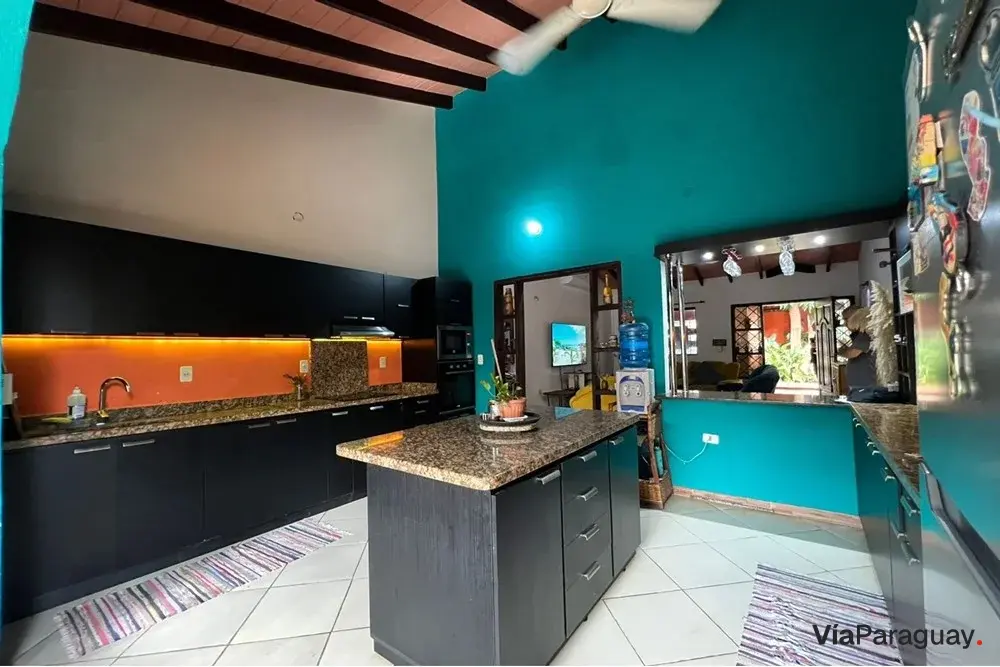 House for sale in Luque, Loma Merlo