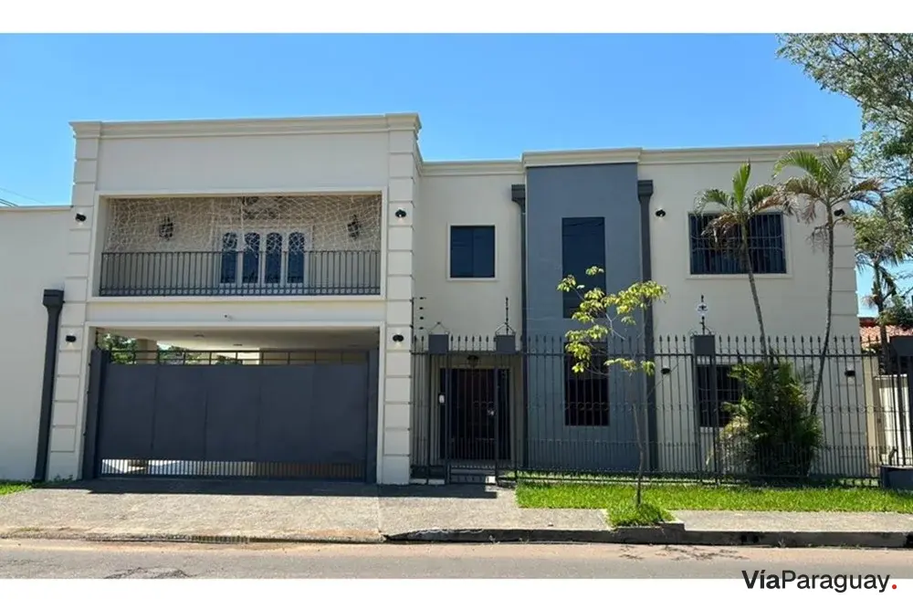 Casa à venda em Luque, Maramburé, com 6 dormitórios