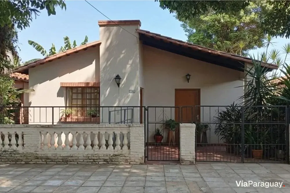 Casa à venda em Luque, Tercer Barrio, 4 quartos
