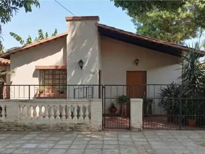 Casa à venda em Luque, Tercer Barrio, 4 quartos