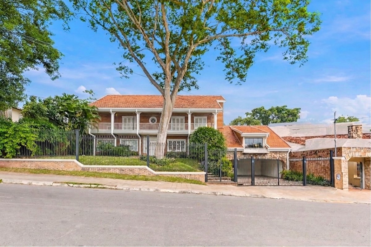 Casa à venda em Manorá, Assunção