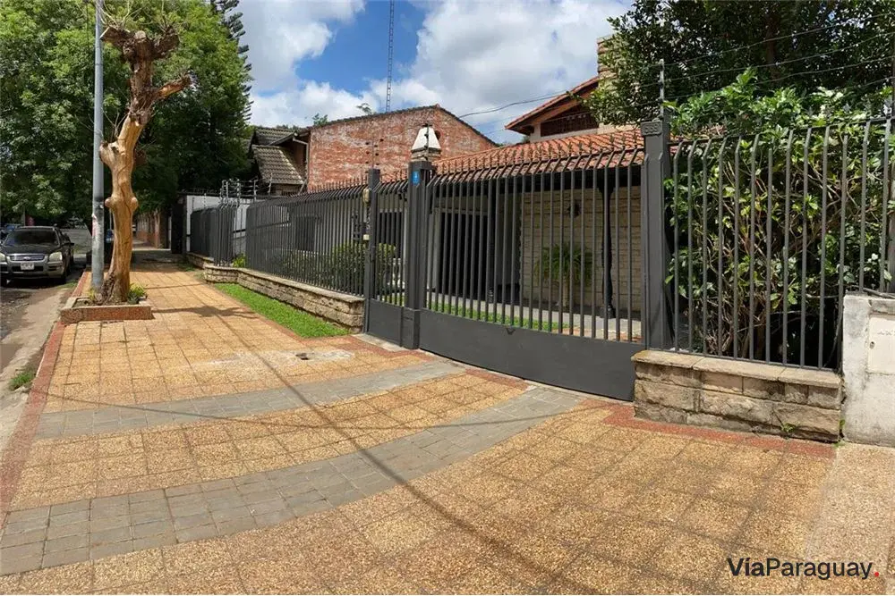 Casa à venda em Manorá, Assunção