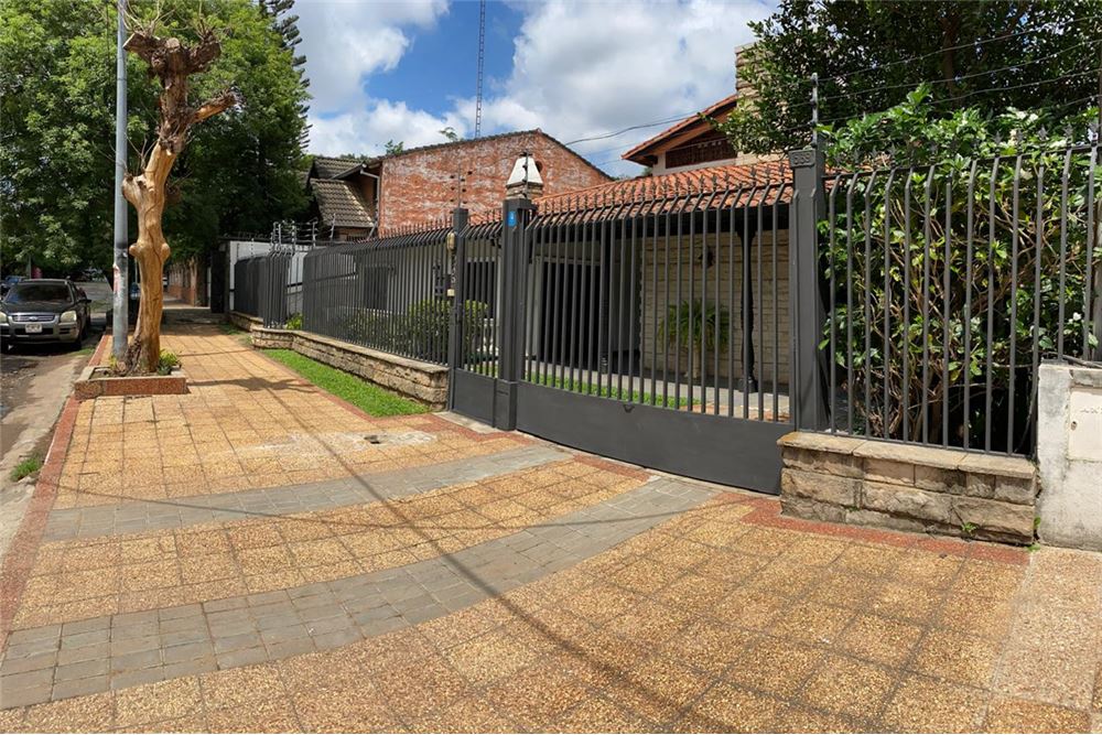 Casa à venda em Manorá, Assunção