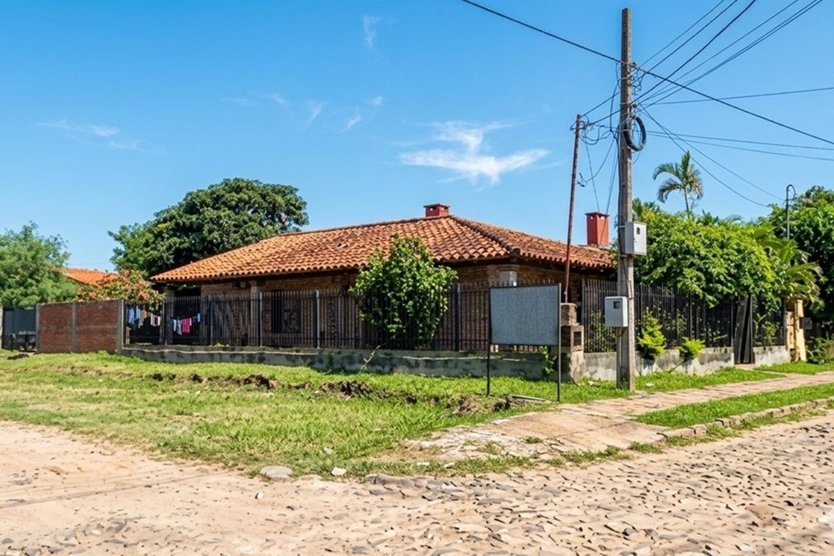Casa à venda em Mariano Roque Alonso, San Luis
