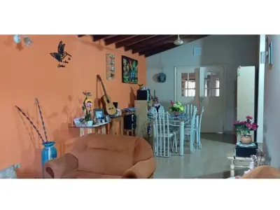 Casa à venda em Mariano Roque Alonso, Central