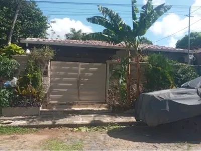 Casa en venta en Mbocayaty, Asunción - 3 dormitorios