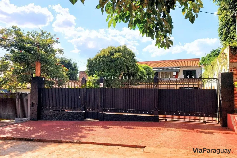 Casa à venda em Mbokajaty, Ñemby