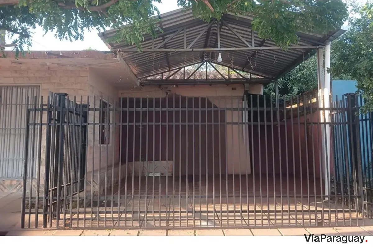 Casa à venda em Mbokajaty, Ñemby