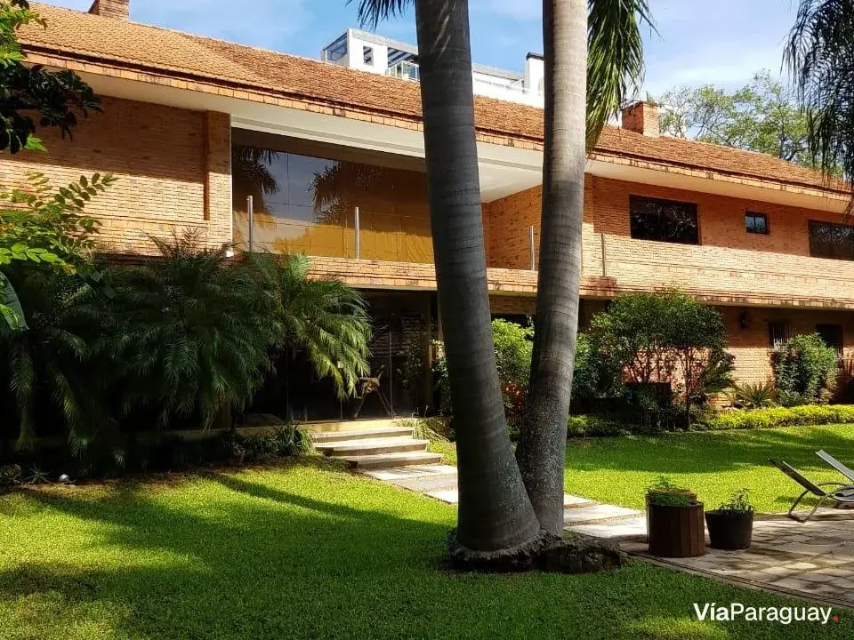 Casa à venda em Mcal. López, Assunção